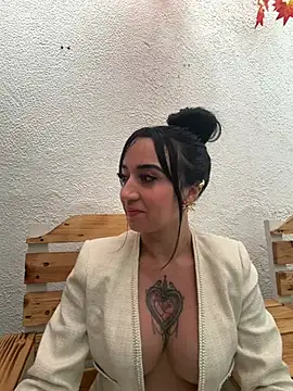 EmmyEvans1's Live XXX Chat