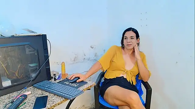 Pertunjukan Kamera Web Oh_Tique