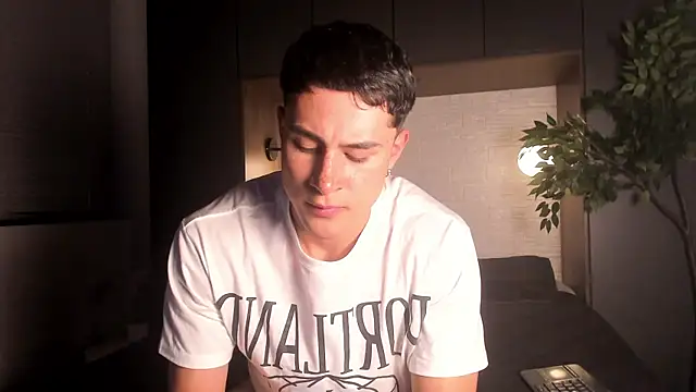 AustinJones_n Webbikameraesitys