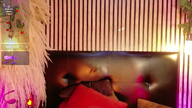 Hiddenhotcake élő XXX-chatje