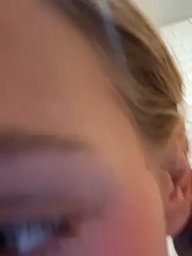 kira_mia Adlı Modelin Canlı XXX Sohbeti