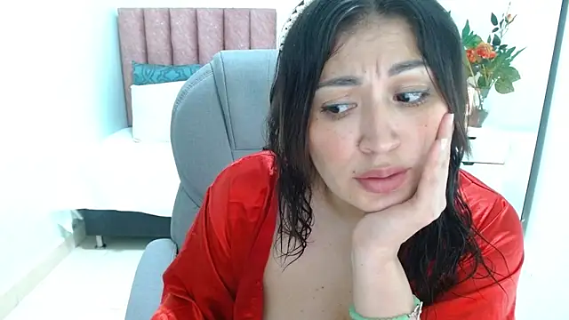 sophia_hadid Adlı Modelin Canlı XXX Sohbeti