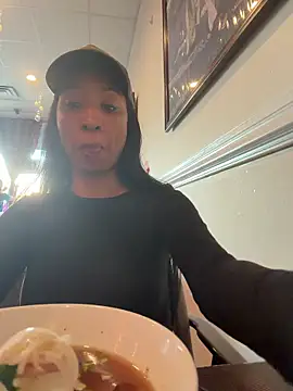 LeBimbo: διαδικτυακό σόου στην κάμερα