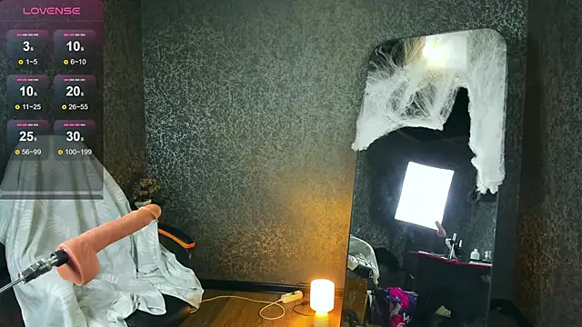 Anjela_Botton Show in webcam