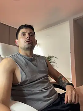 دردشة TroyeSavage الجنسية المباشرة