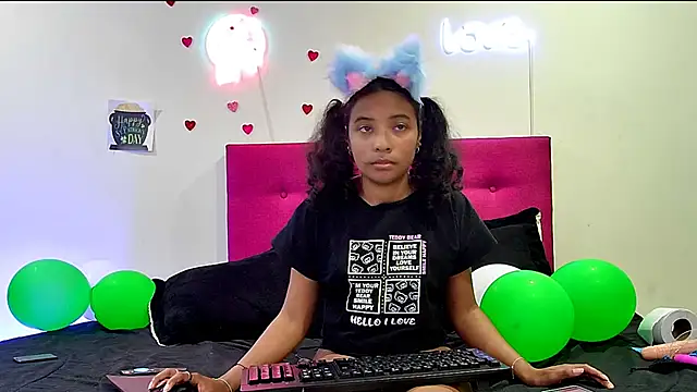 Czat XXX na żywo – Ellie_Cute7