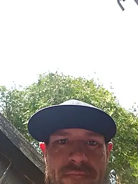 Spunwhiteboy1992's Live XXX Chat