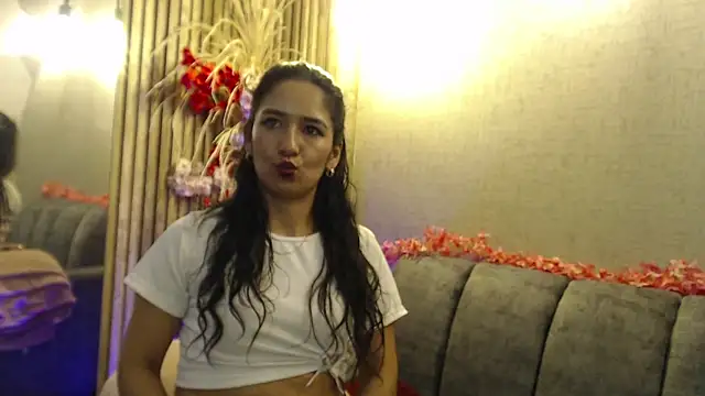 Chat +18 de Vicky_Angeel ao vivo