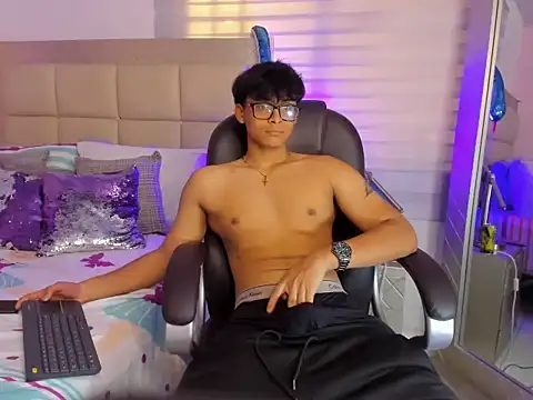 mathias_oberlin Adlı Modelin Canlı XXX Sohbeti