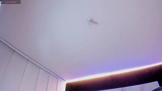 Saara_CorralessのライブXXXチャット