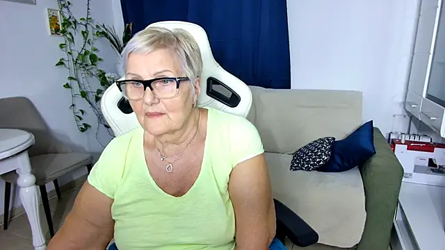 Selenna57's Live XXX Chat