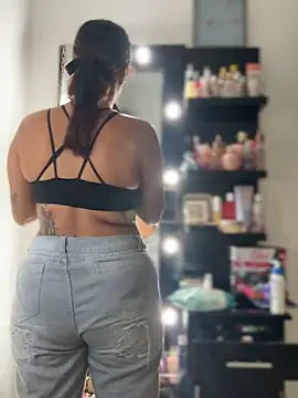 Kaily_Sweet16 Adlı Modelin Canlı XXX Sohbeti