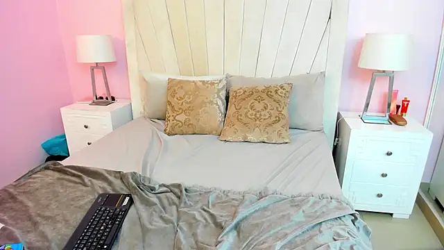 CynthiaMore Show Webcam