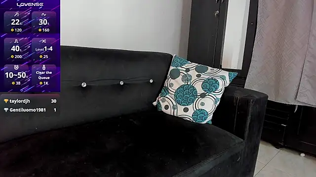 Show modela BritannyLord na web-kameri