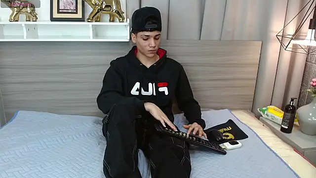 SamBlack_ Adlı Modelin Canlı XXX Sohbeti