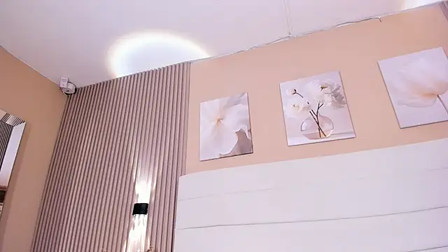 NahimiThompson's Live XXX Chat