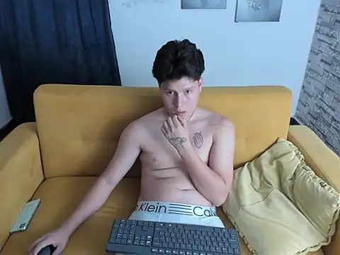 daniel_leon Adlı Modelin Canlı XXX Sohbeti