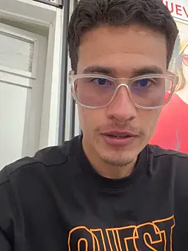 Chat +18 de TavoHot_ ao vivo