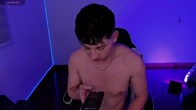 oliver_kyy Webcam Show