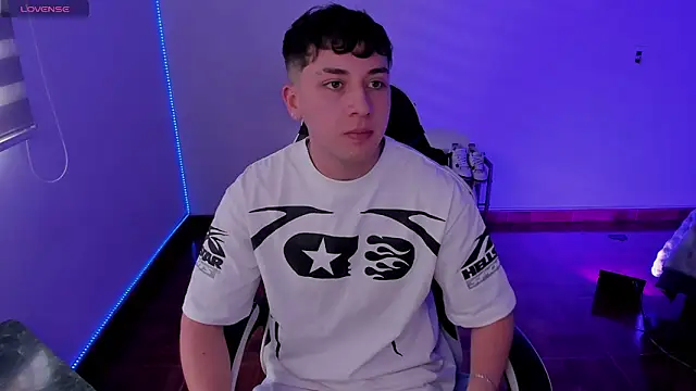 oliver_kyy Adlı Modelin Web Kamerası Şovu