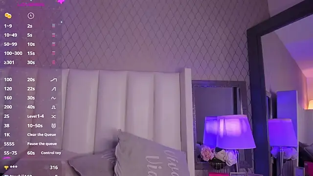 Chat XXX Live ValkaRouse