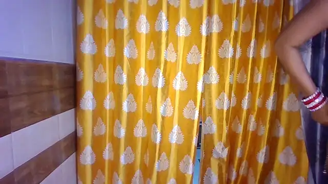 Chat XXX en directo de Yashika_Loves