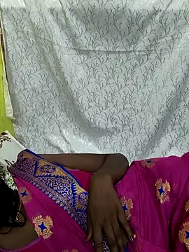 Honey_rosetamil's Live XXX Chat