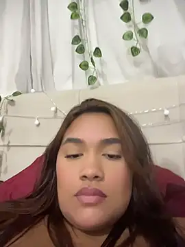 Latina_kiara's Webcam Show