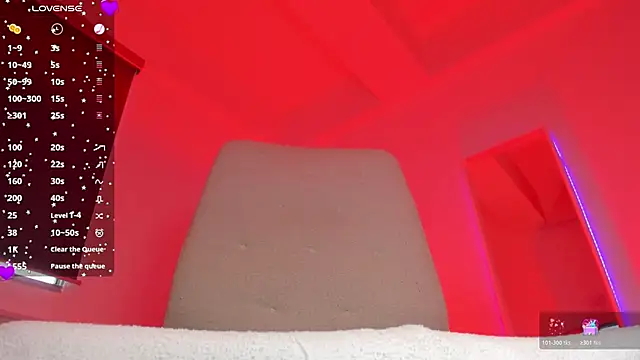 laura-hills18 Live XXX-Chat