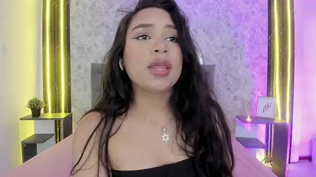 GiannaSlimJB: онлайн-секс-чат