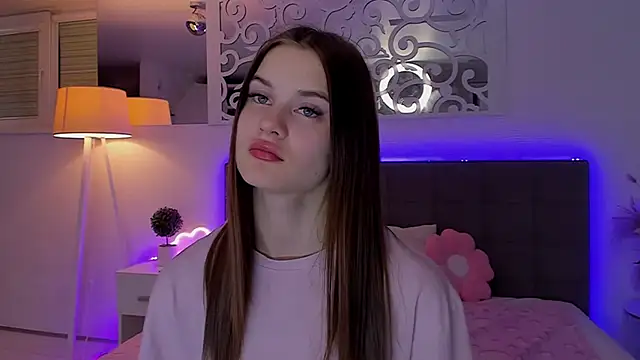 LuisaClover: απευθείας συνομιλία ΧΧΧ