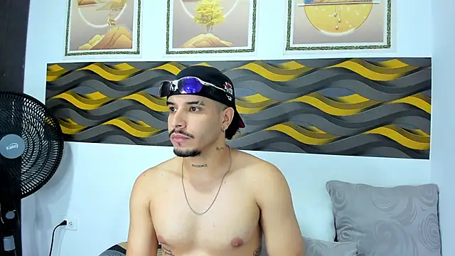 Leon_Hotx Live XXX-Chat