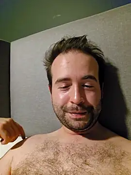 Pertunjukan Kamera Web Looney_Goon