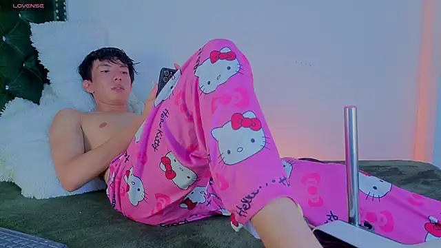 Levii_Ackermann's Live XXX Chat