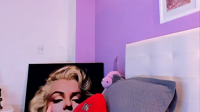 Charlotte11-11 Live XXX Chat