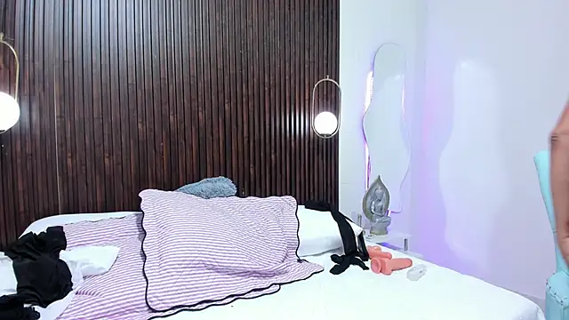 RoxxanneMooree Adlı Modelin Canlı XXX Sohbeti