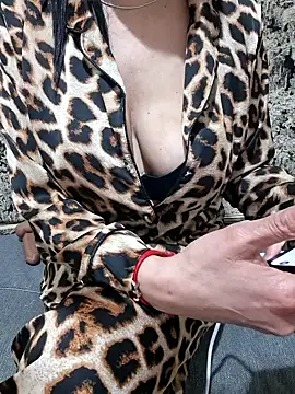 hotgirlsexyy Adlı Modelin Web Kamerası Şovu