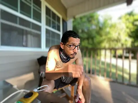 Pokazy przed kamerką   – ThrowedWorldWide