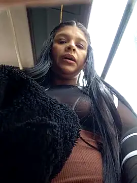 Онлайн чат XXX Layla-daring