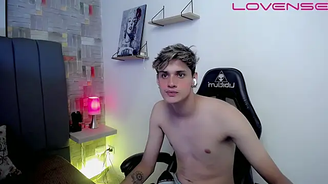 flaquito___ live XXX chat
