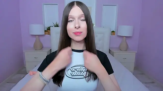 dark_k1tty Show in webcam