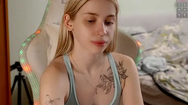 ho1yho1e Chat XXX in diretta