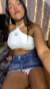 Chat +18 de Mariangel_11 ao vivo