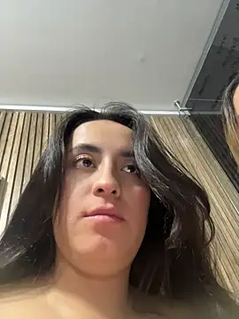 Antonella_Julieta Chat XXX in diretta