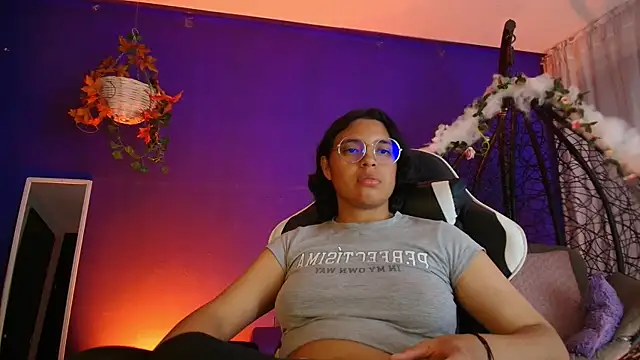 Emmapark_ élő XXX-chatje