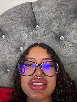 แชท XXX สดของ Bunny_fire