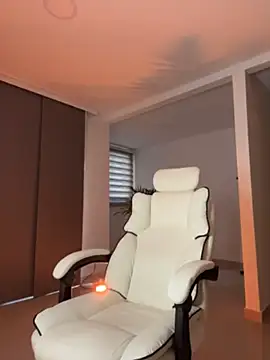 TroyeSavage: διαδικτυακό σόου στην κάμερα