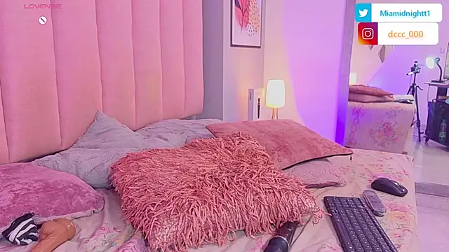 แชท XXX สดของ MiaMidnnightt