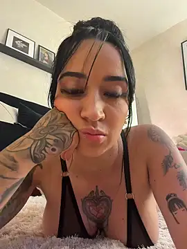 Chat XXX en directo de EmmyEvans1