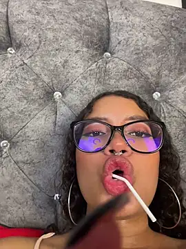 Chatroom XXX en direct de Bunny_fire